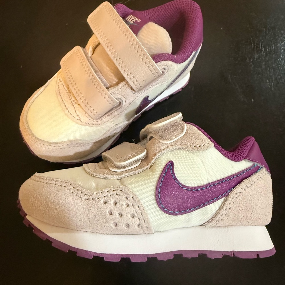 Nike Kids Sneakers - Cream and Purple